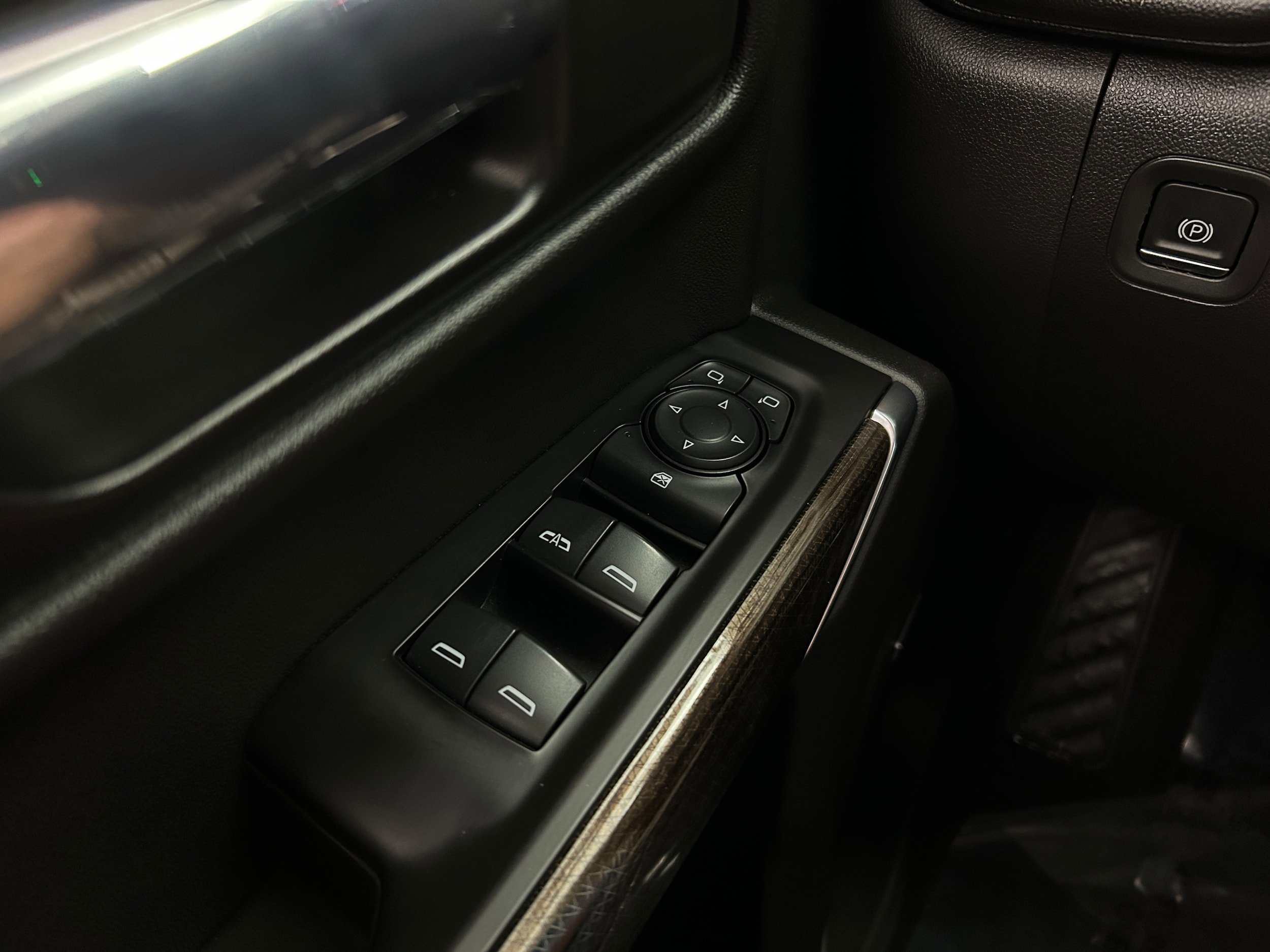 Used 2020 Chevrolet Silverado 1500 LT Trail Boss AWD/4WD image 23