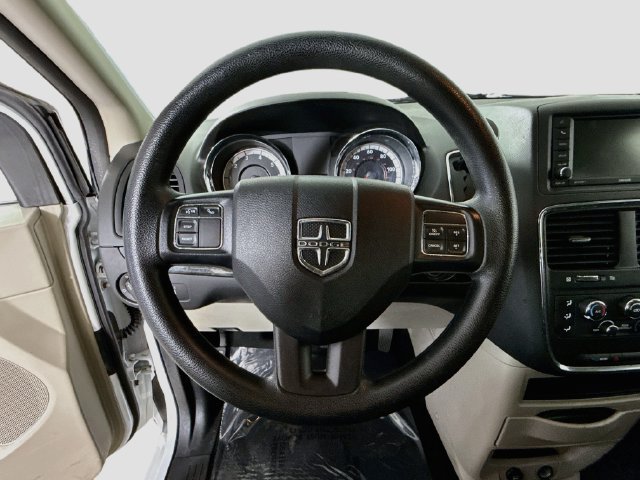 Used 2018 Dodge Grand Caravan SE w/ UConnect Hands-Free Group FWD image 12