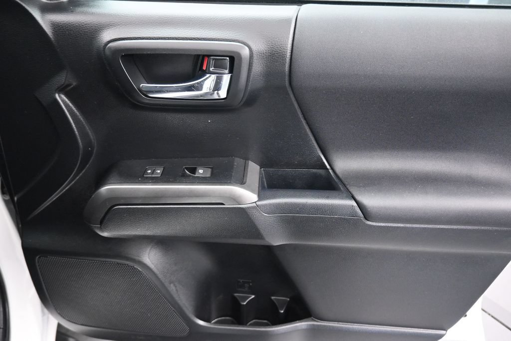 Used 2019 Toyota Tacoma TRD Off-Road AWD/4WD image 44