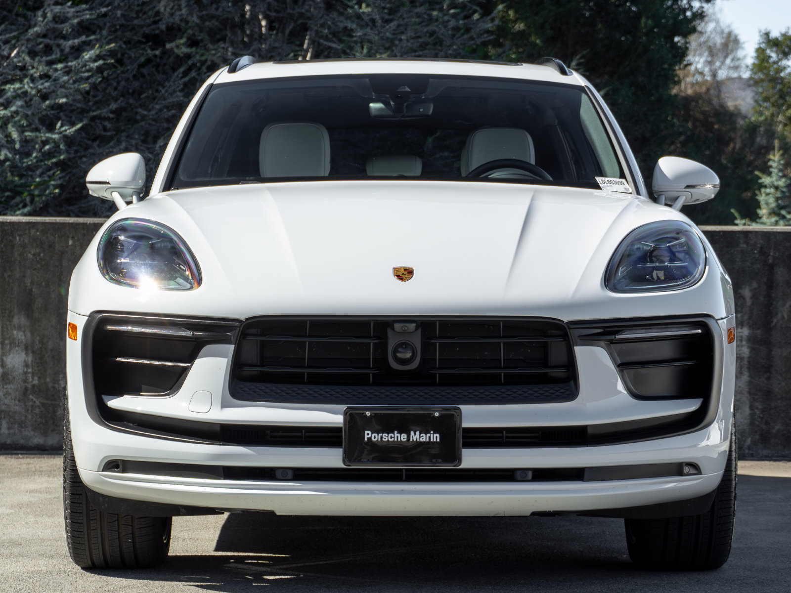 Certified 2025 Porsche Macan AWD/4WD image 8