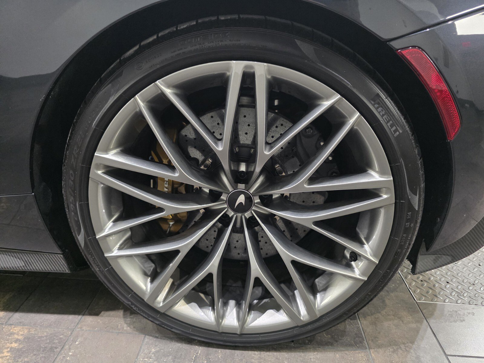 Used 2023 McLaren GT RWD image 24