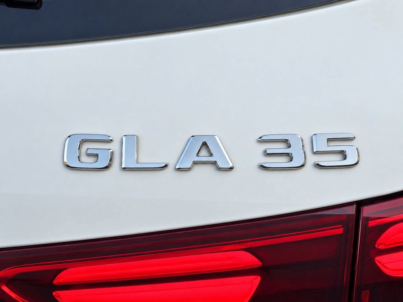 New 2026 Mercedes-Benz GLA 35 AMG 4MATIC image 7