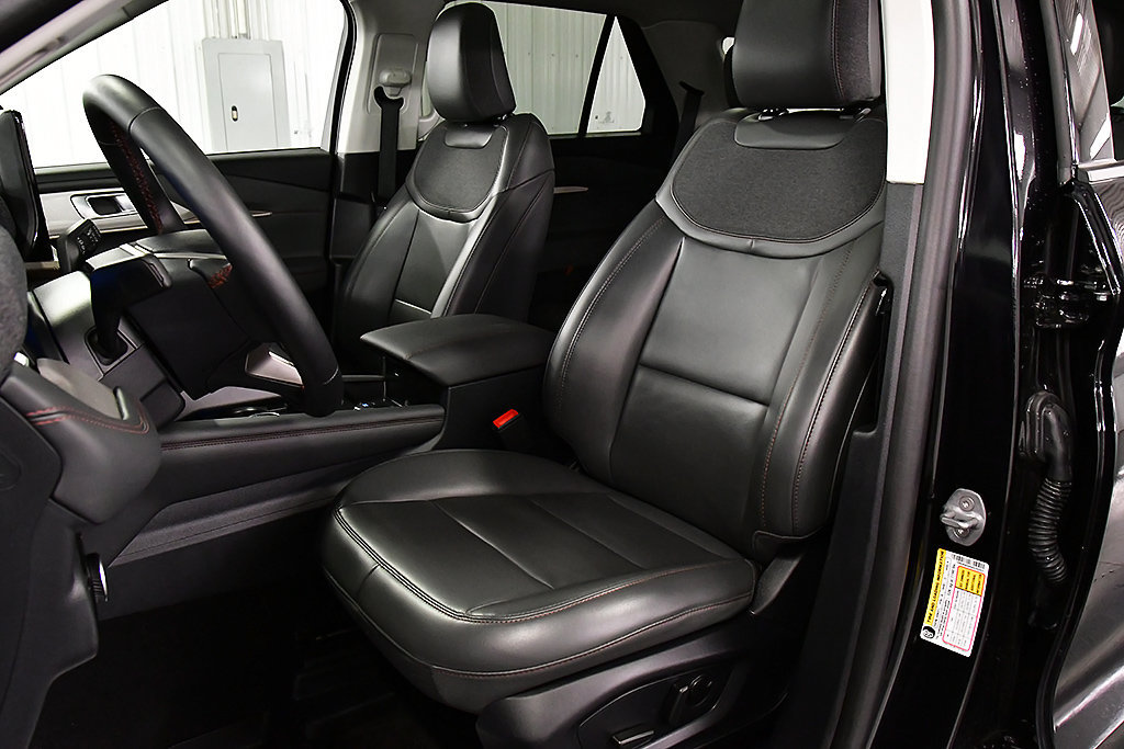 Used 2025 Ford Explorer Active w/ Active Comfort Package AWD/4WD image 26