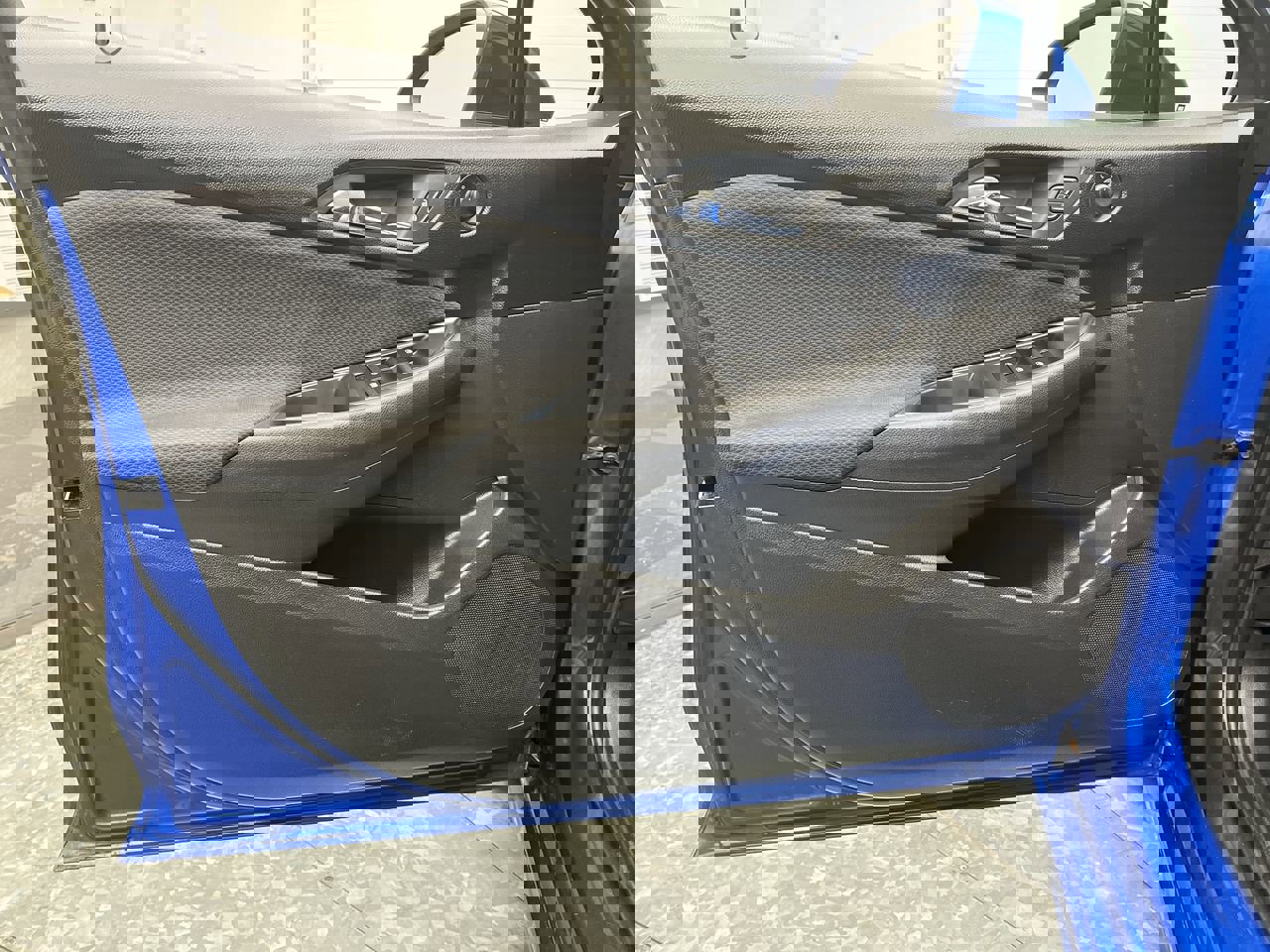 Used 2017 Chevrolet Cruze LT w/ Convenience Package image 6