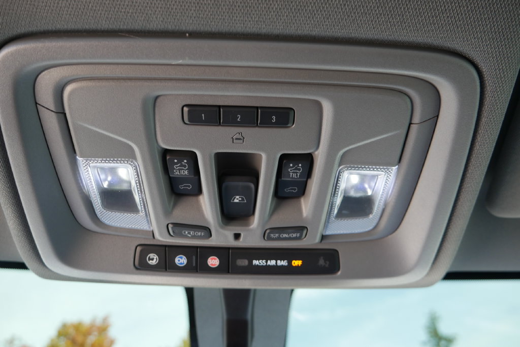 Used 2022 Chevrolet Silverado 2500 LTZ w/ LTZ Convenience Package AWD/4WD image 9