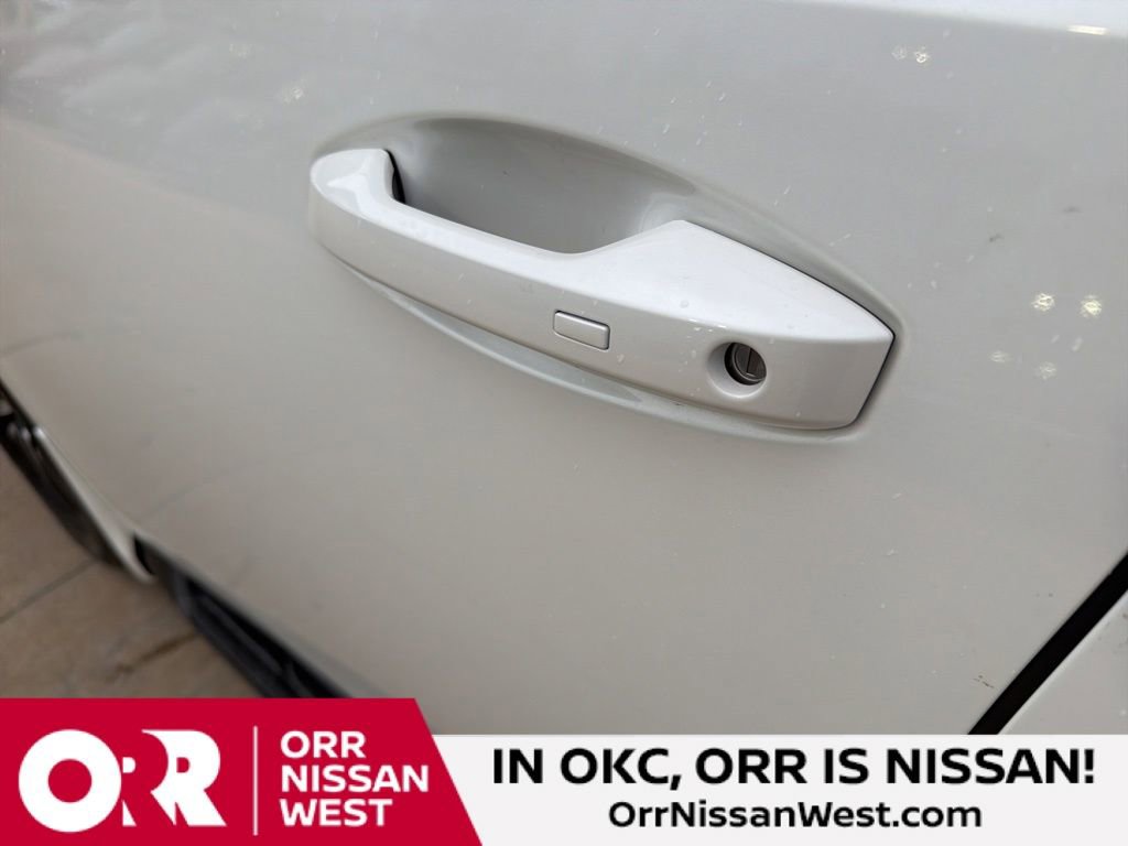 Used 2026 Nissan Armada SL w/ Captain's Chari Seat Package image 11