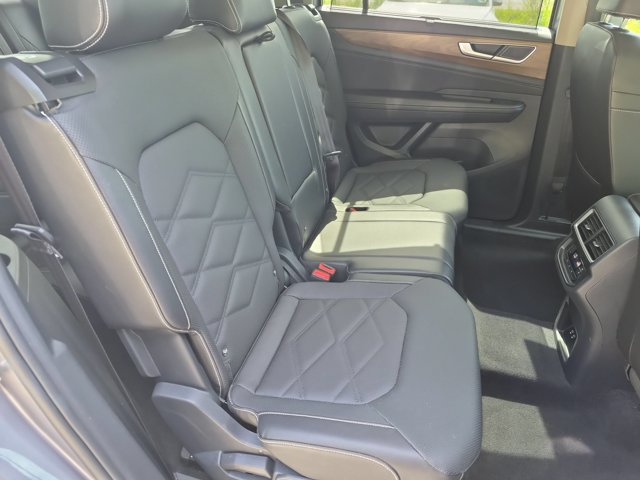 Used 2025 Volkswagen Atlas SE FWD image 27