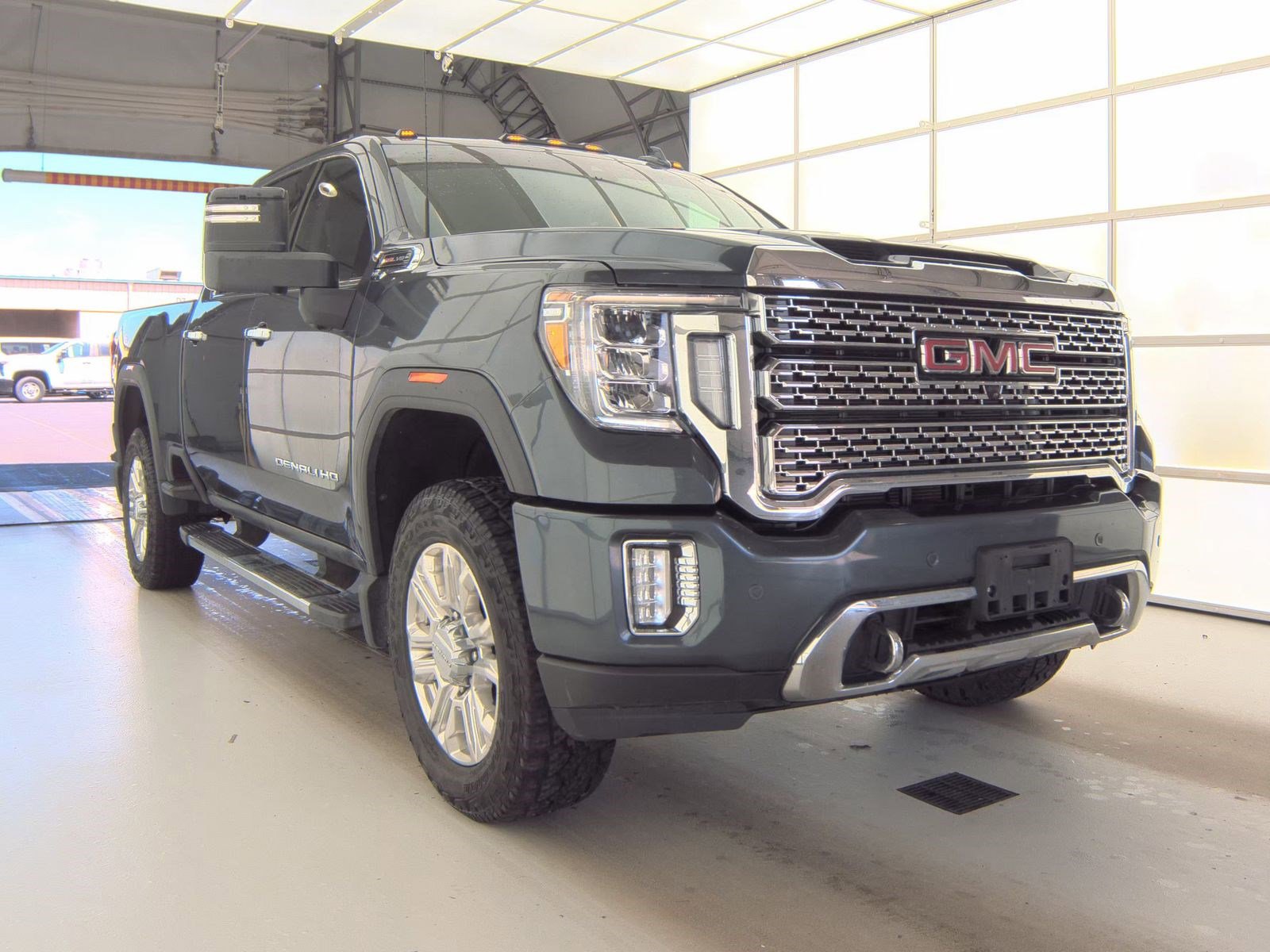 Used 2020 GMC Sierra 2500 Denali w/ Denali Ultimate Package AWD/4WD image 2