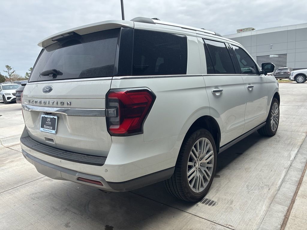 Used 2024 Ford Expedition Limited image 4