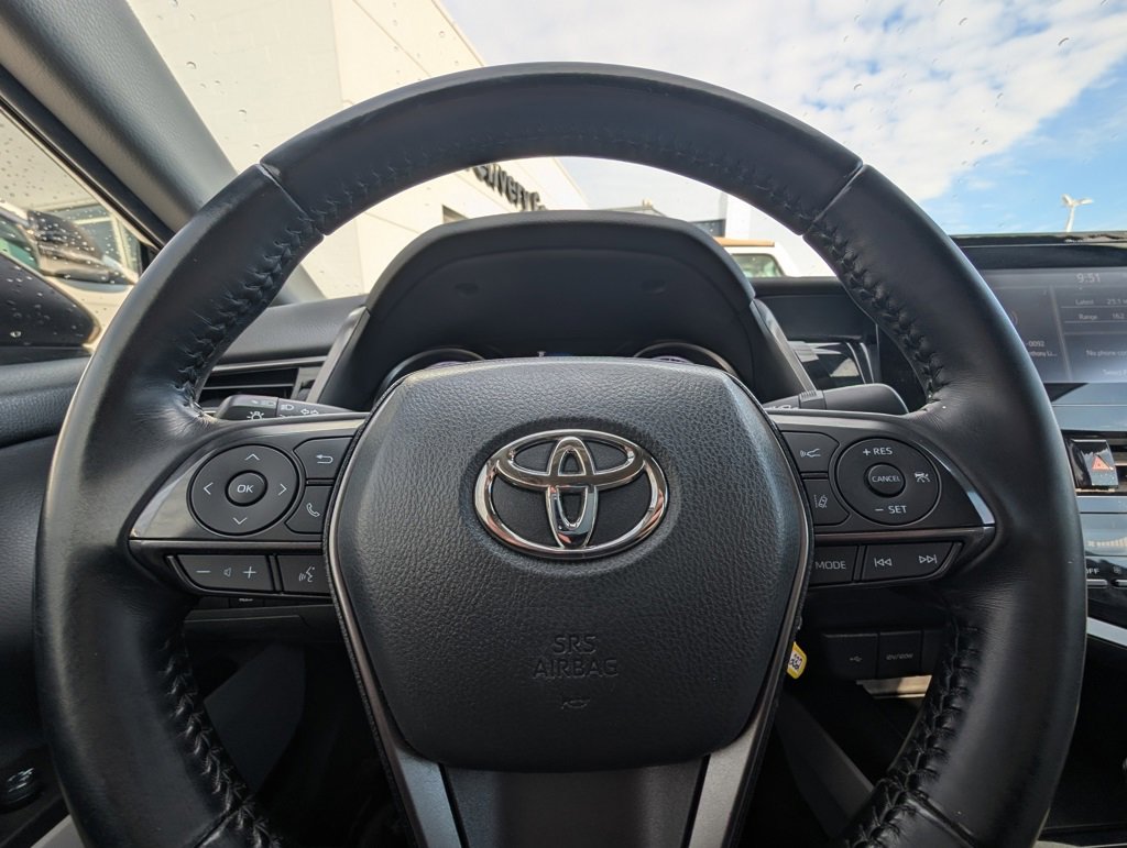 Used 2022 Toyota Camry SE image 19