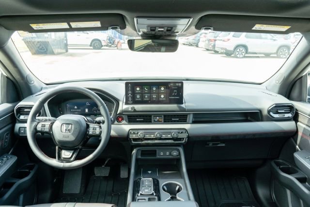 Used 2026 Honda Pilot Black Edition image 14
