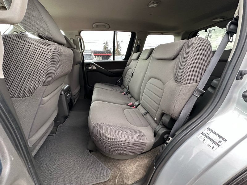 Used 2011 Nissan Pathfinder S AWD/4WD image 11