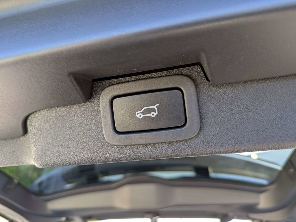 Used 2020 Land Rover Discovery HSE AWD/4WD image 15