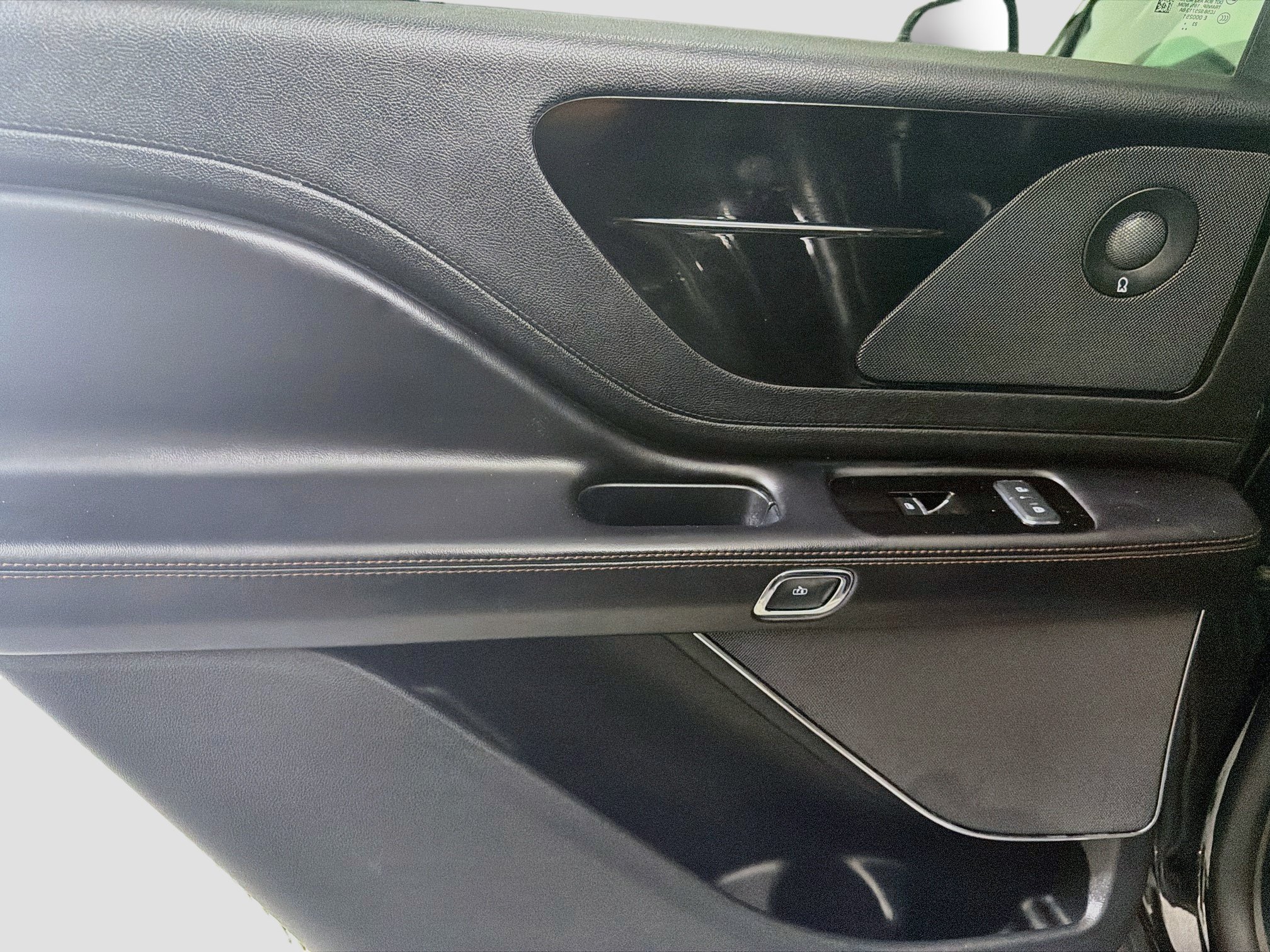 Used 2024 Lincoln Aviator Reserve RWD image 26