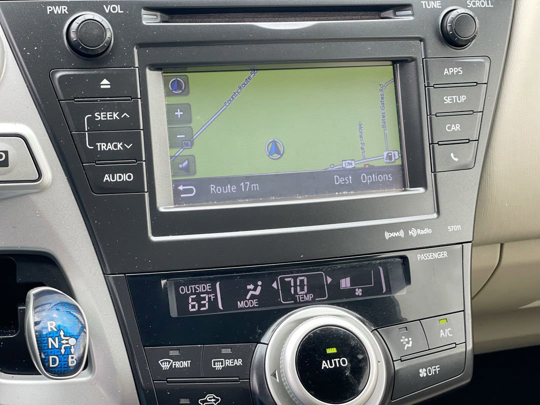 Used 2014 Toyota Prius V Five FWD image 5