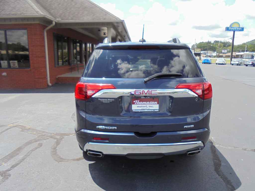 Used 2019 GMC Acadia Denali w/ Technology Package image 4