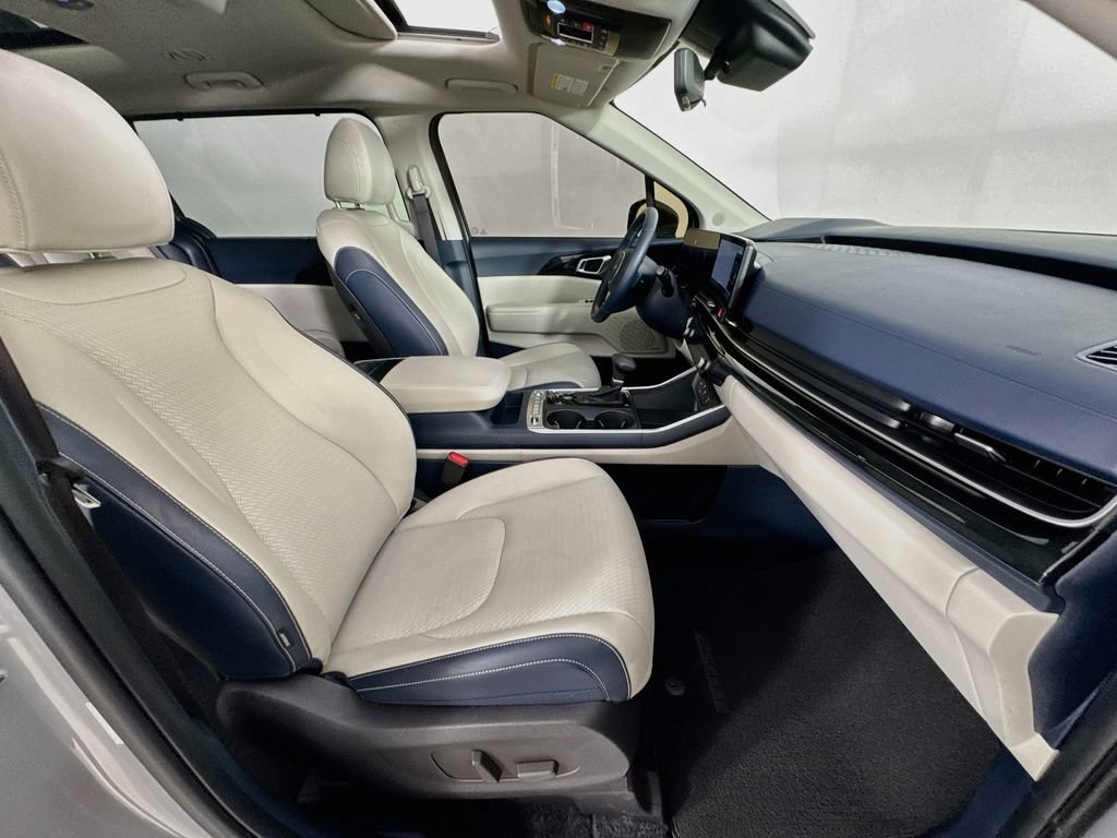 Used 2025 Kia Carnival SX Prestige FWD image 38