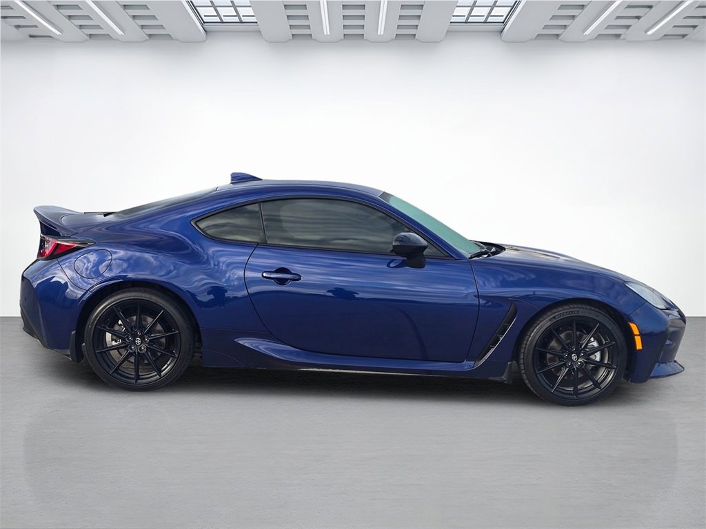 Used 2025 Toyota GR86 Premium image 2