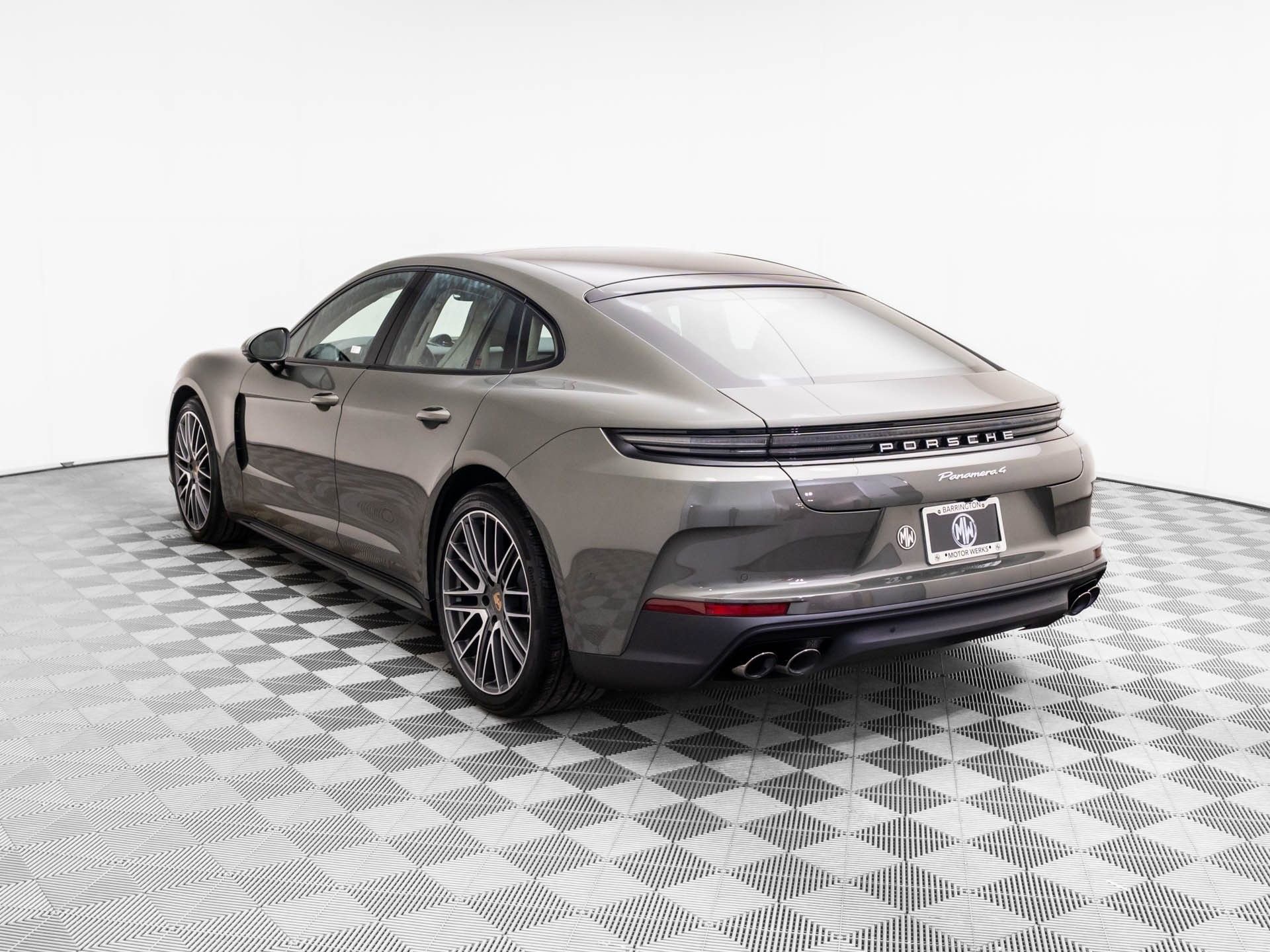 New 2026 Porsche Panamera 4 image 3
