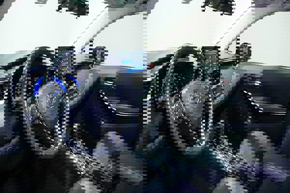 Used 2020 Toyota Corolla XLE FWD image 12