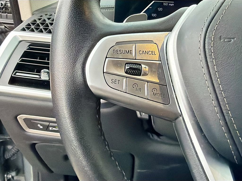 Used 2024 BMW X7 xDrive40i image 39