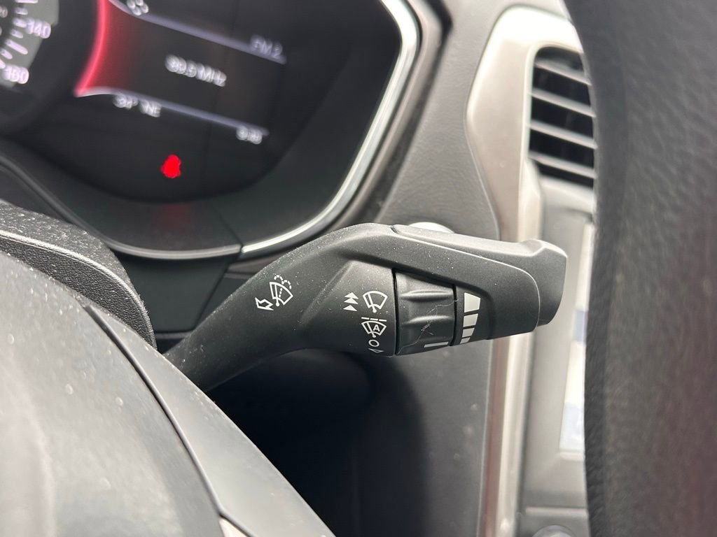 Used 2020 Ford Fusion SE image 29