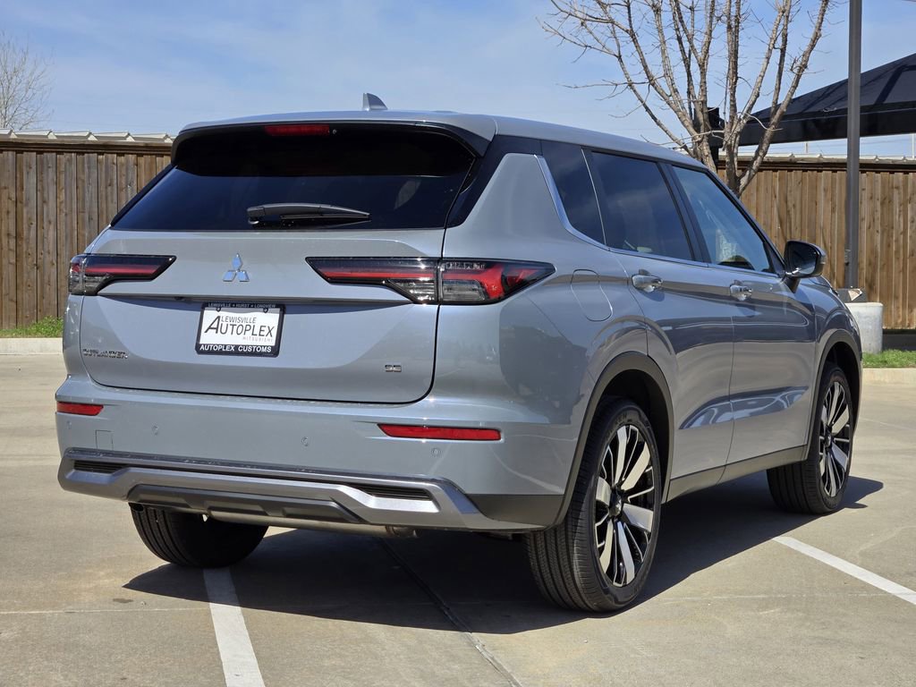 New 2026 Mitsubishi Outlander SE image 4