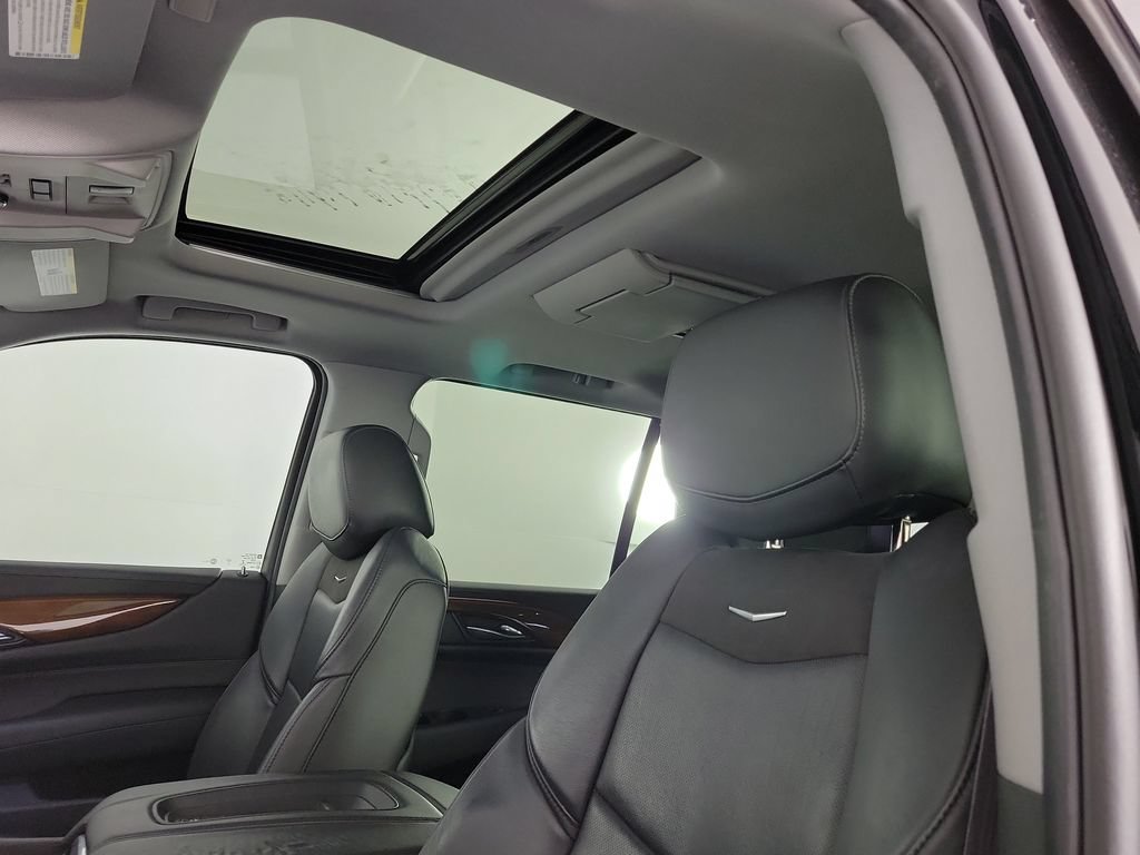 Used 2017 Cadillac Escalade Premium Luxury RWD image 18