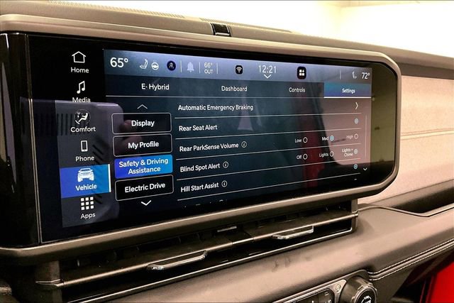 Used 2025 Jeep Wrangler Unlimited Sahara w/ Safety Group image 39