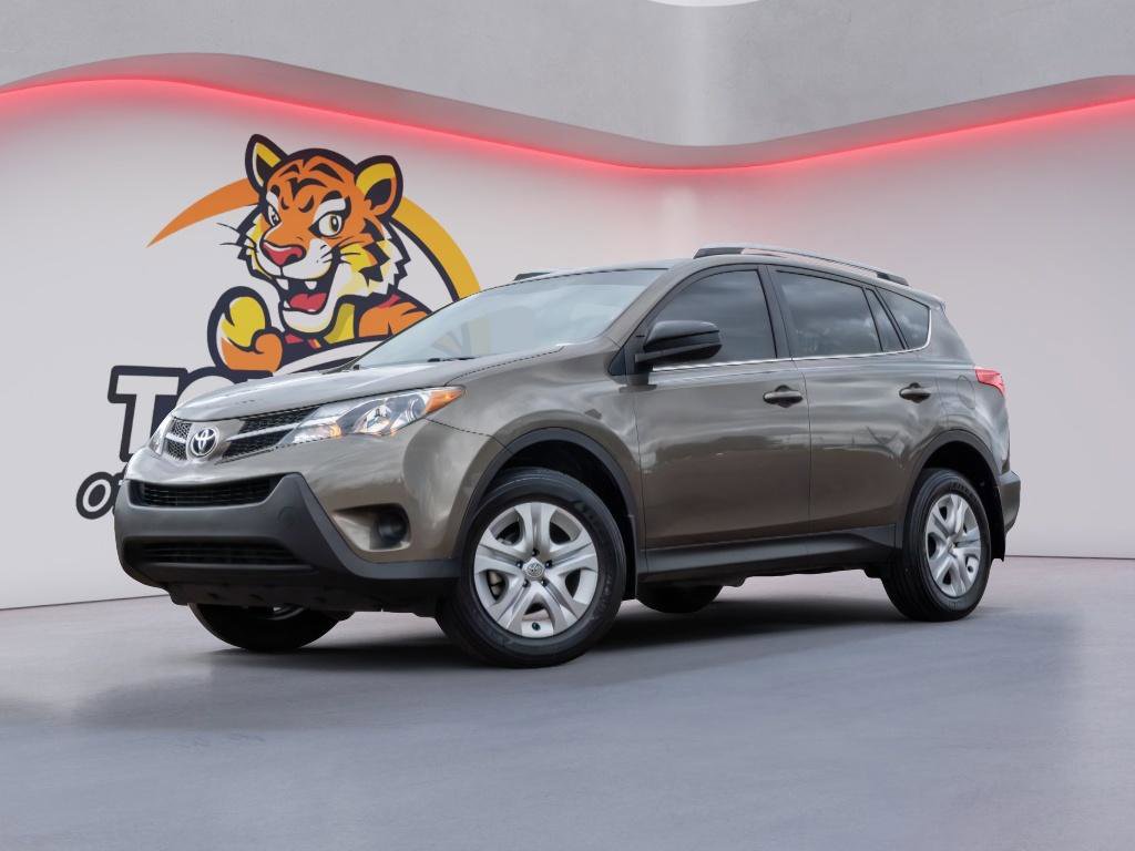Used 2015 Toyota RAV4 LE image 1