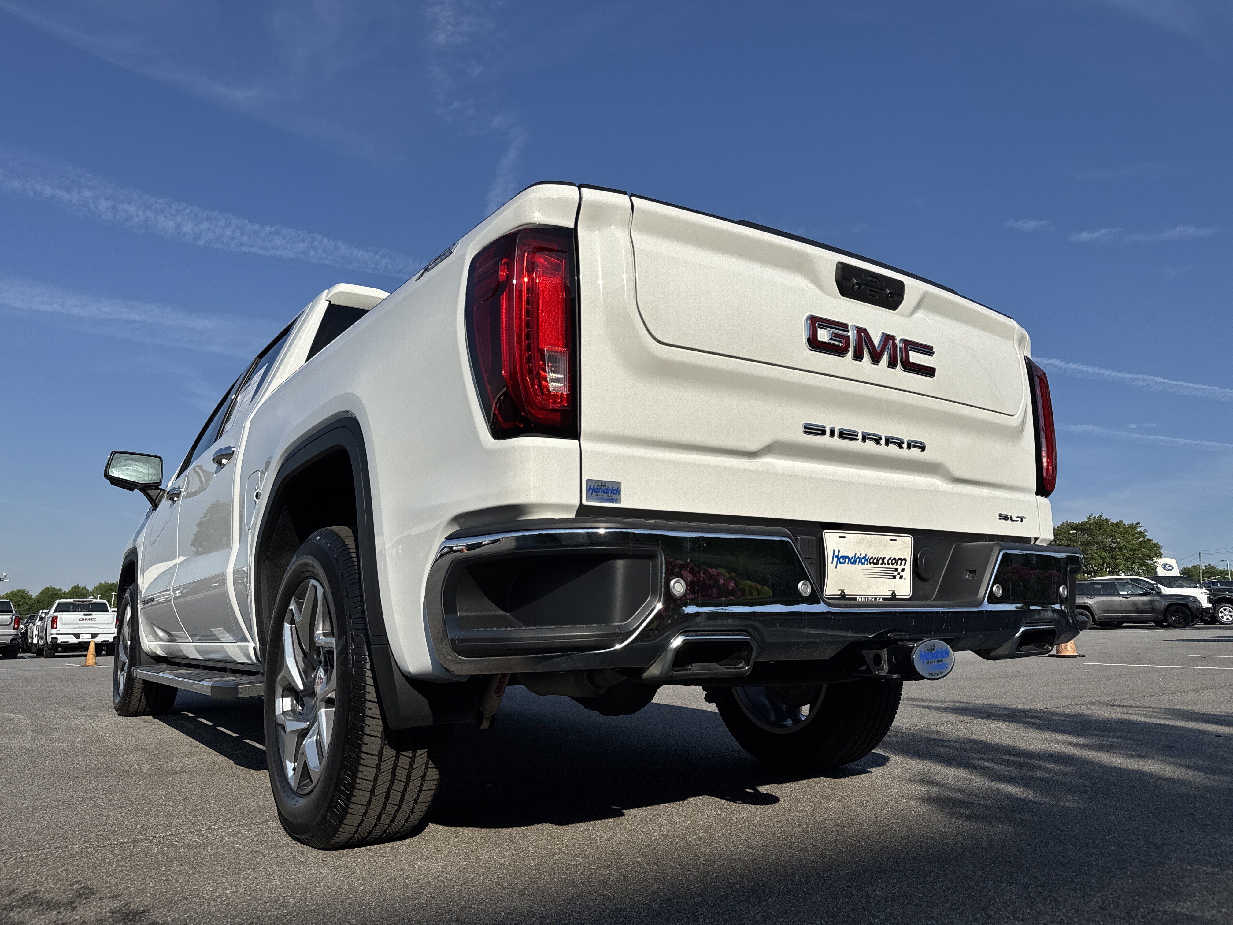 Used 2023 GMC Sierra 1500 SLT w/ SLT Premium Plus Package AWD/4WD image 8