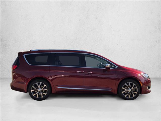 Used 2017 Chrysler Pacifica Limited video 4