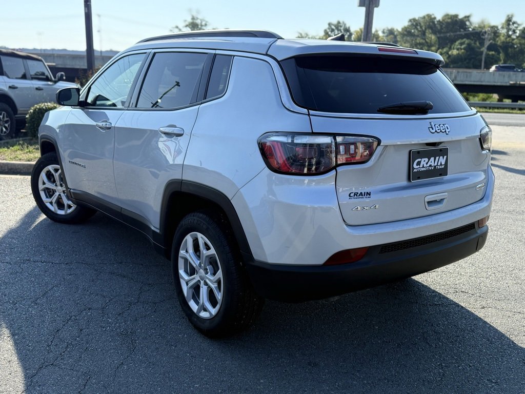 Used 2024 Jeep Compass Latitude image 4