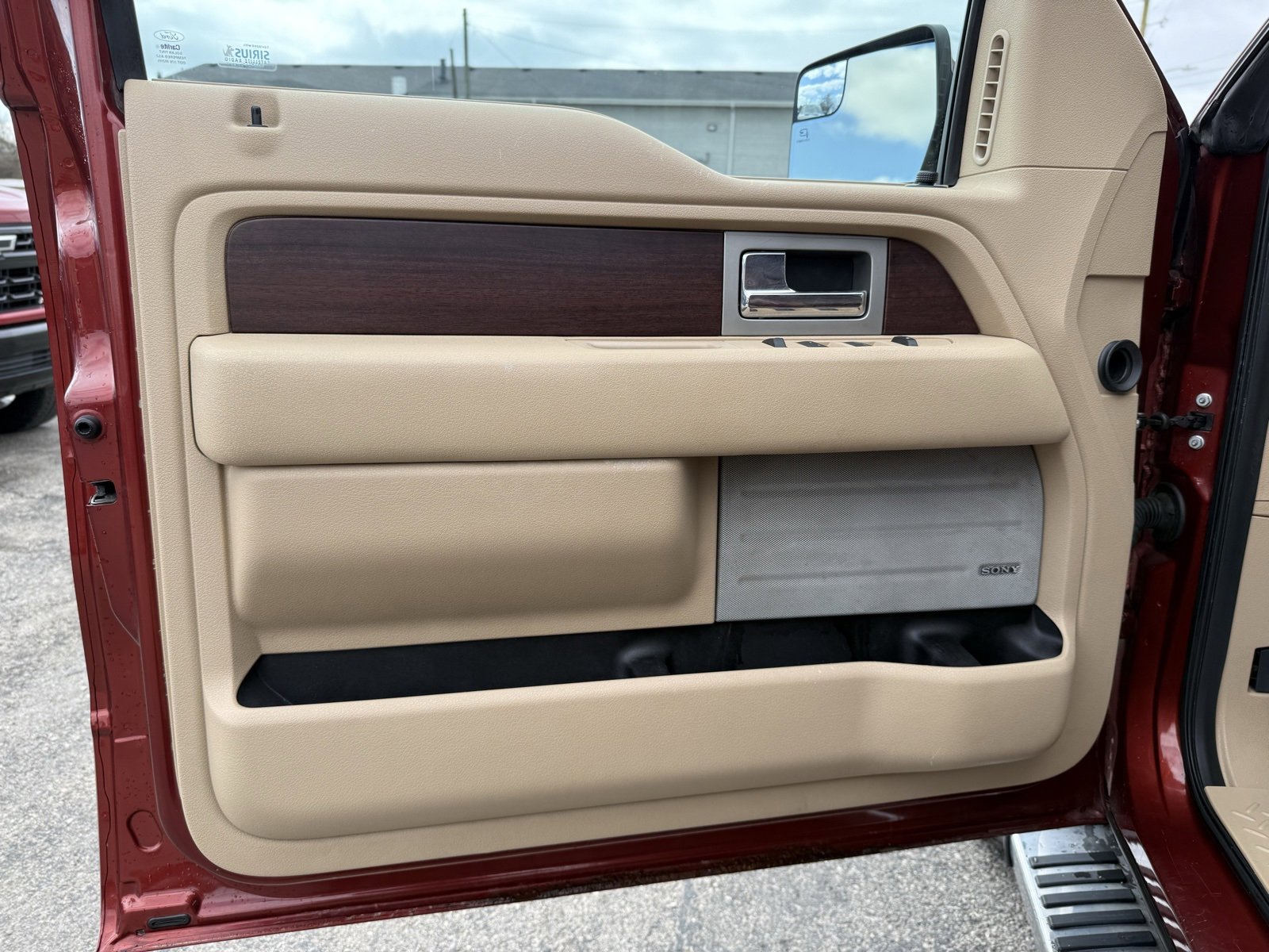 Used 2014 Ford F150 King Ranch w/ King Ranch Luxury Package image 15