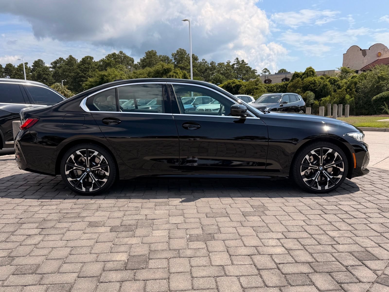 Used 2025 BMW 330i Sedan w/ Convenience Package RWD image 8