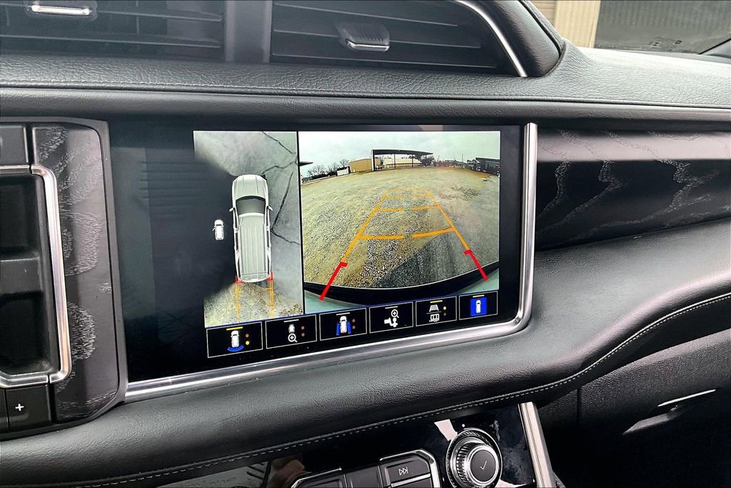 Used 2024 GMC Yukon XL Denali image 14