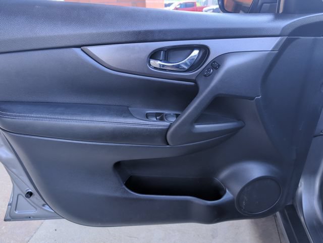 Used 2016 Nissan Rogue S AWD/4WD image 11