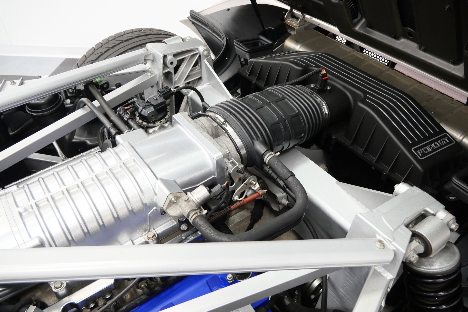 Used 2005 Ford GT image 43