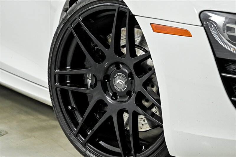 Used 2012 Audi R8 V10 AWD/4WD image 3