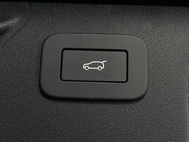 Certified 2025 Land Rover Discovery Sport S AWD/4WD image 16