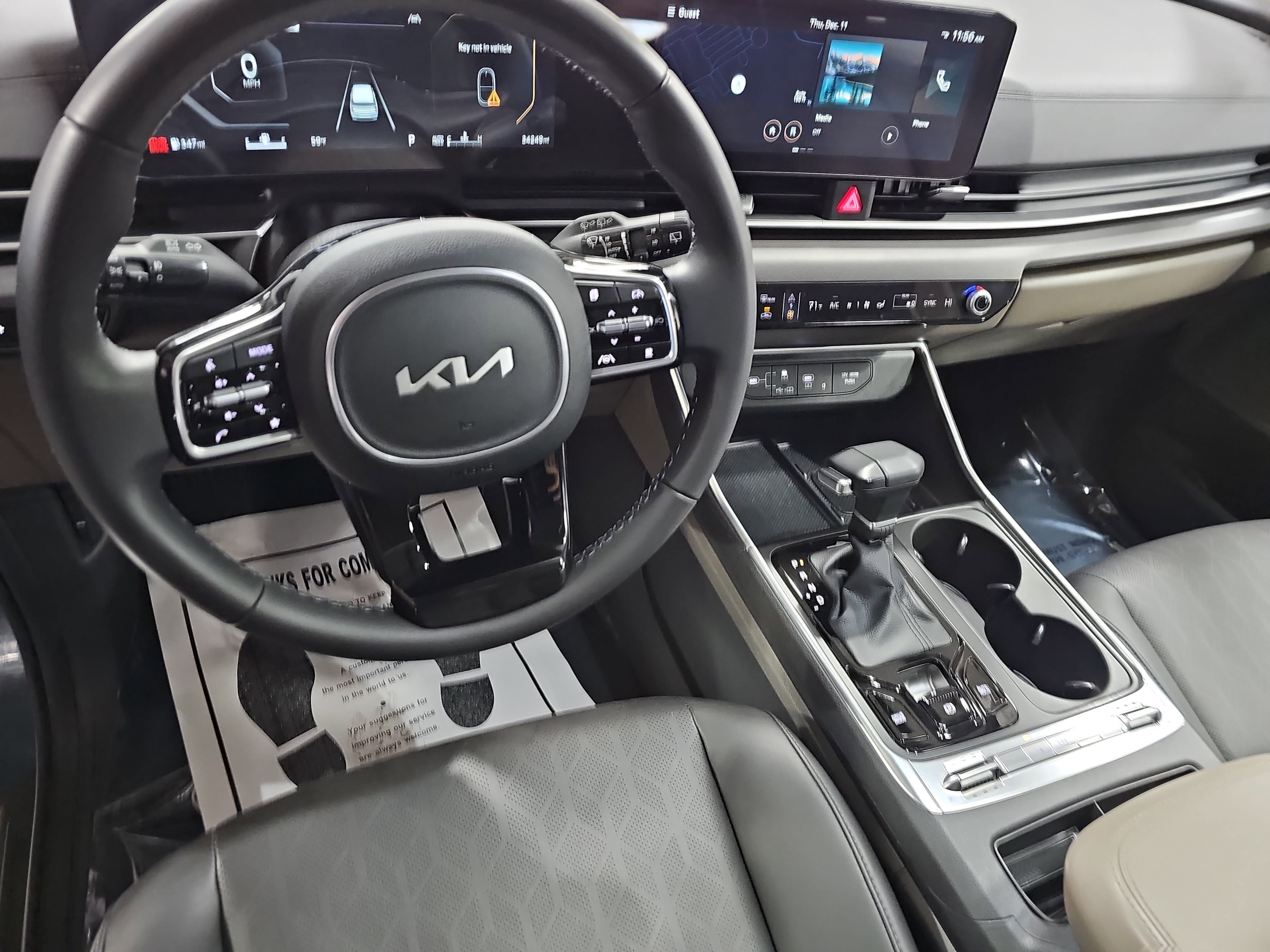 Used 2025 Kia Carnival SX image 18