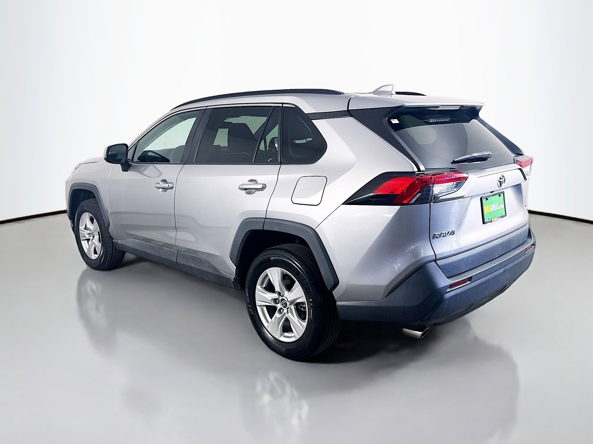 Used 2020 Toyota RAV4 XLE image 7
