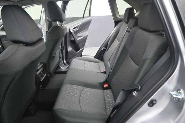 Used 2025 Toyota RAV4 XLE FWD image 12