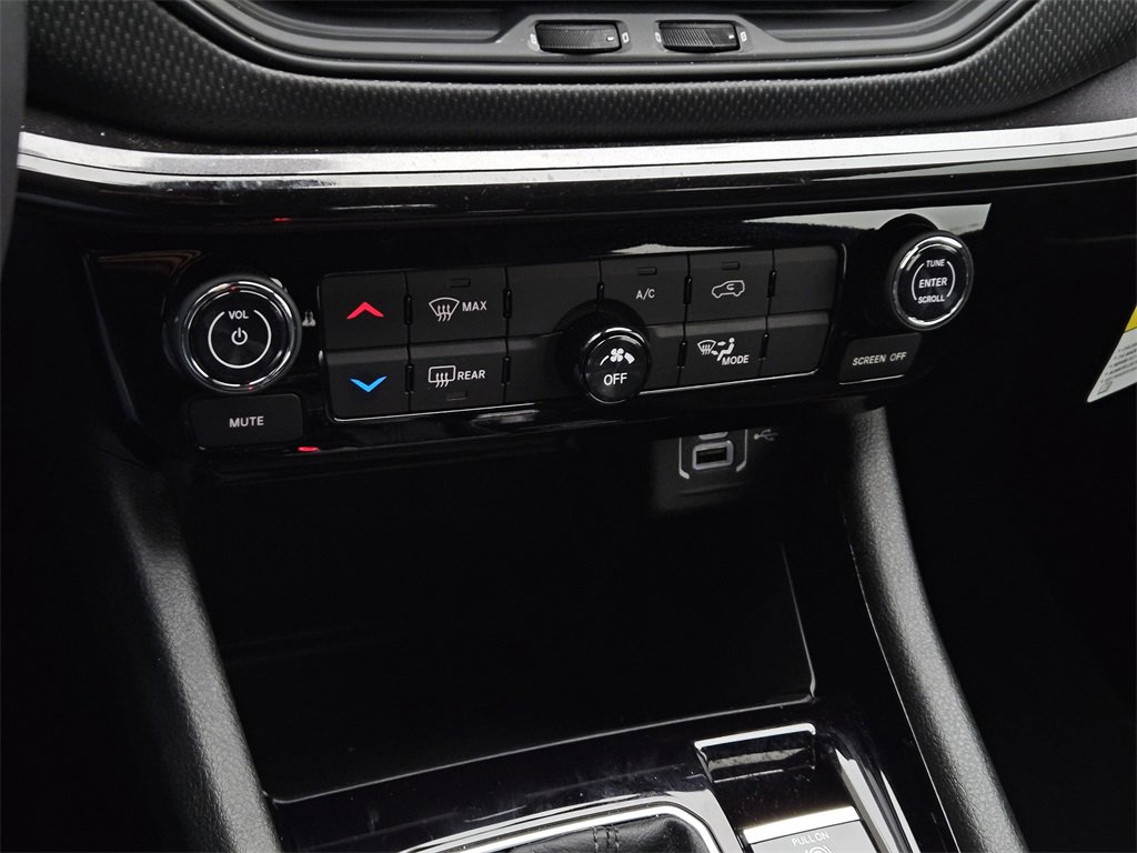 New 2026 Jeep Compass Latitude image 19