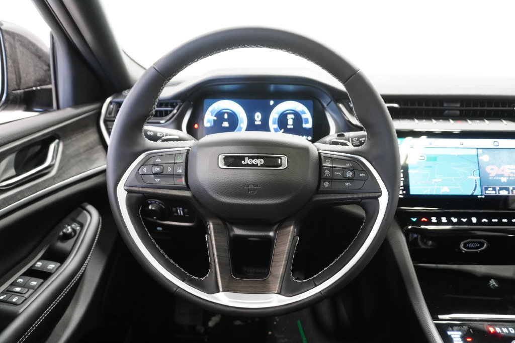 New 2026 Jeep Grand Cherokee Altitude AWD/4WD image 19