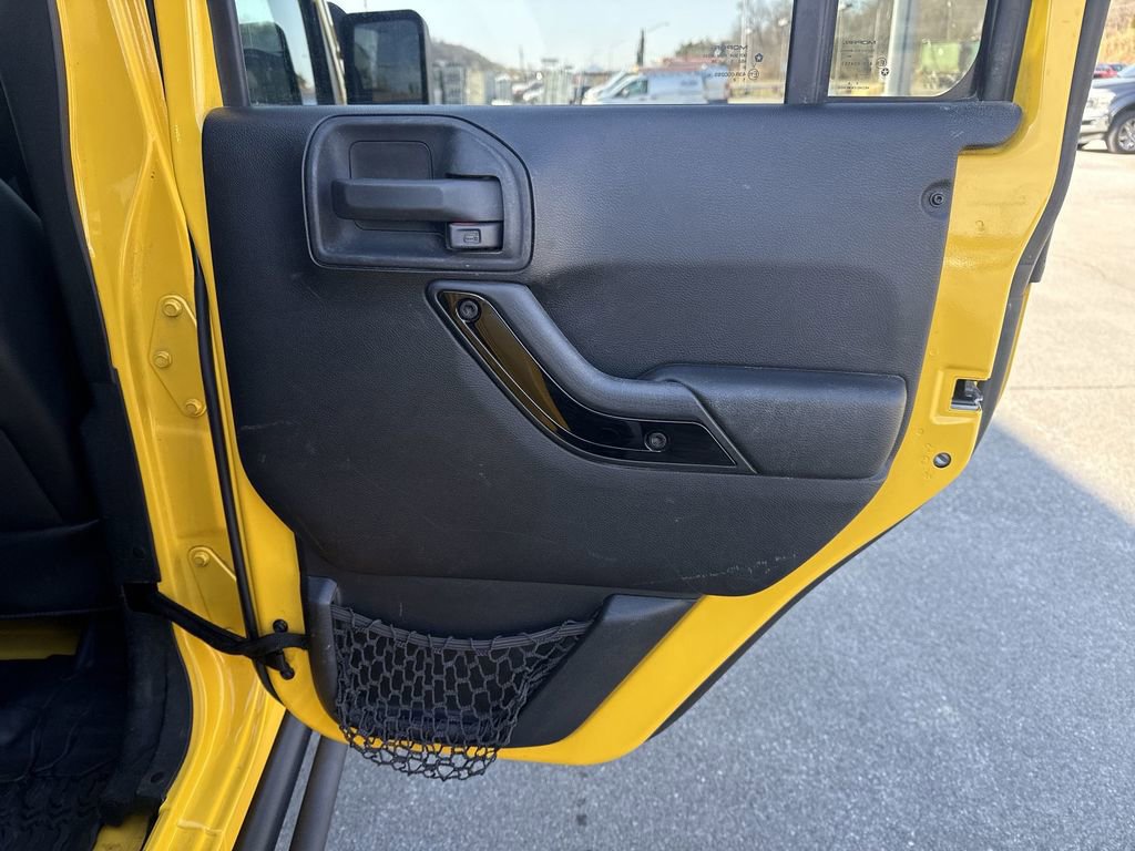 Used 2015 Jeep Wrangler Unlimited Sahara image 20