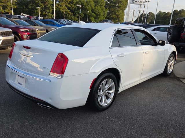 Used 2023 Chrysler 300 Touring RWD image 11