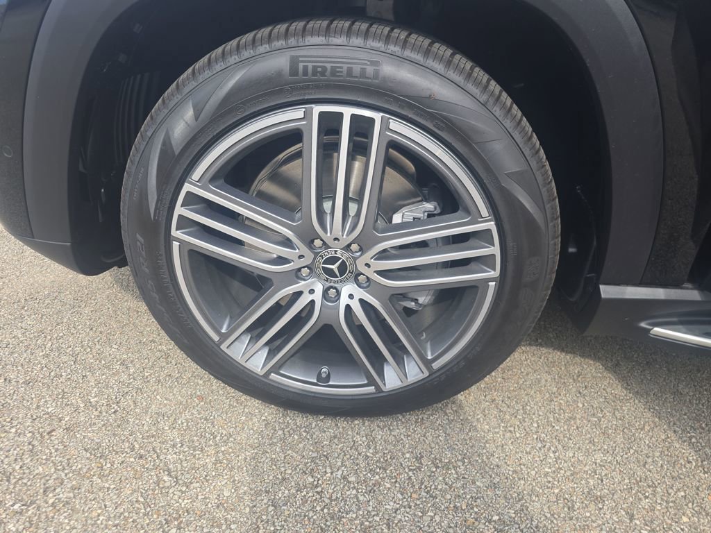 New 2026 Mercedes-Benz GLS 450 4MATIC image 27