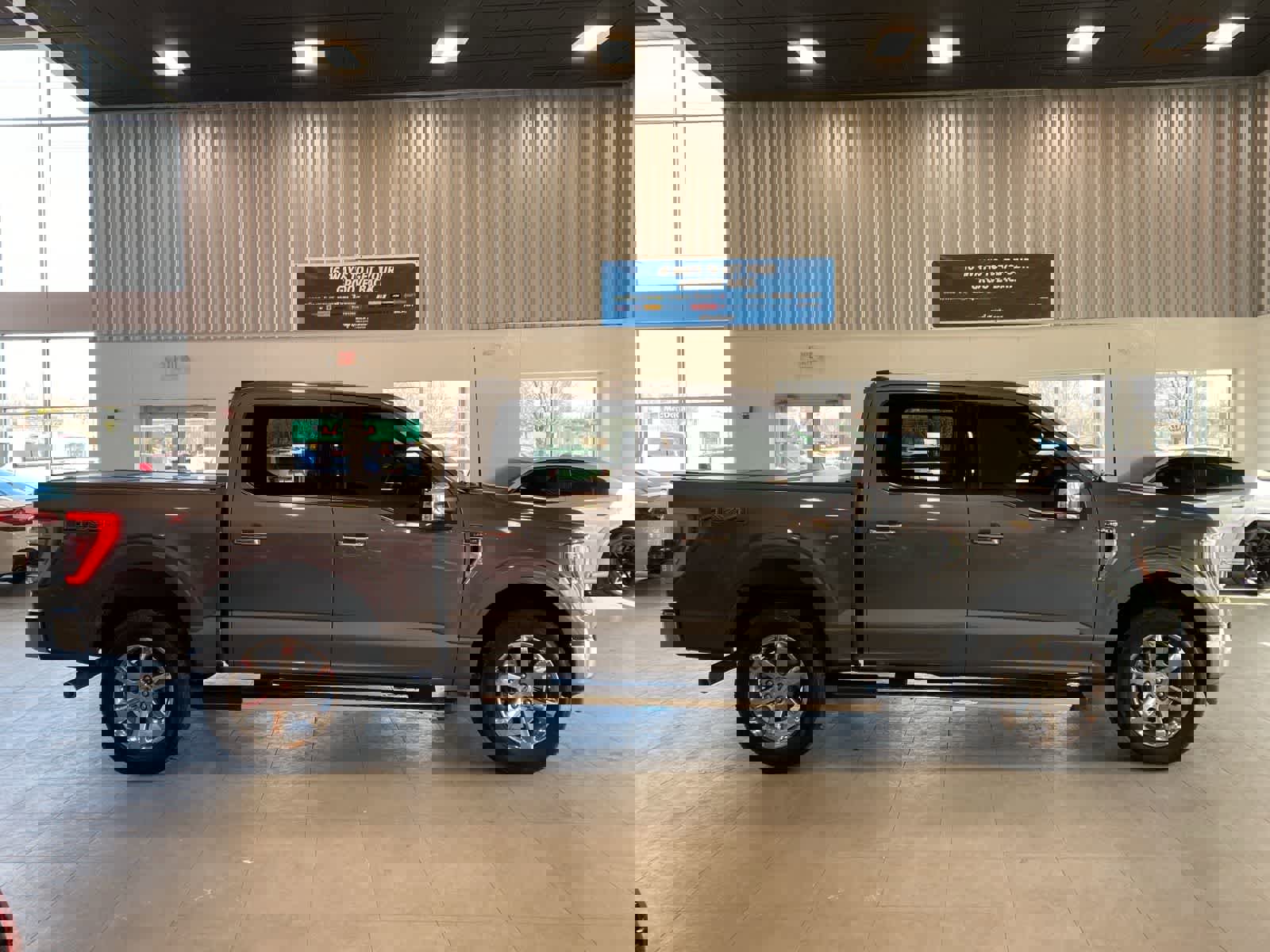 Used 2023 Ford F150 Lariat w/ Equipment Group 502A High image 6