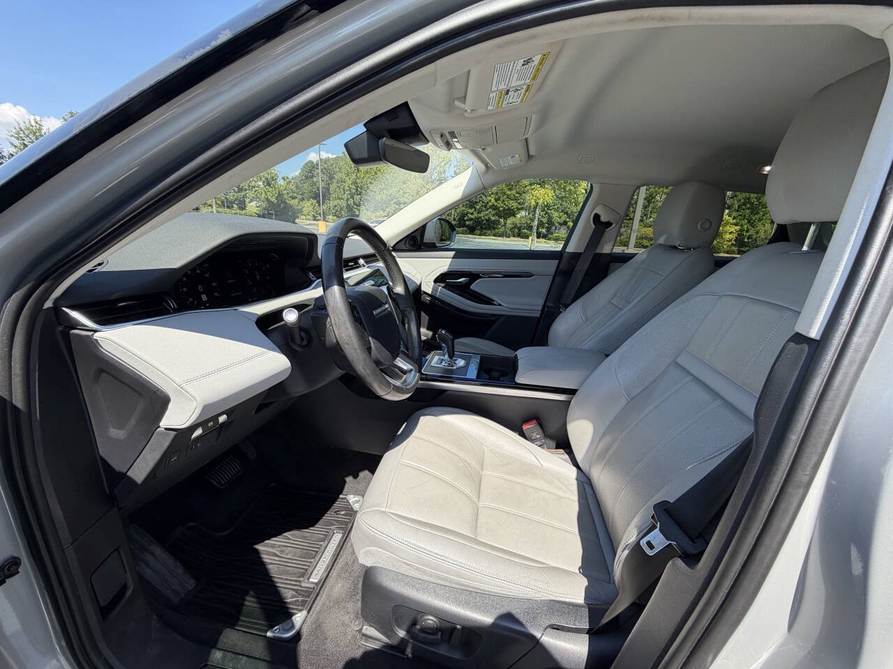 Used 2020 Land Rover Range Rover Evoque SE AWD/4WD image 9